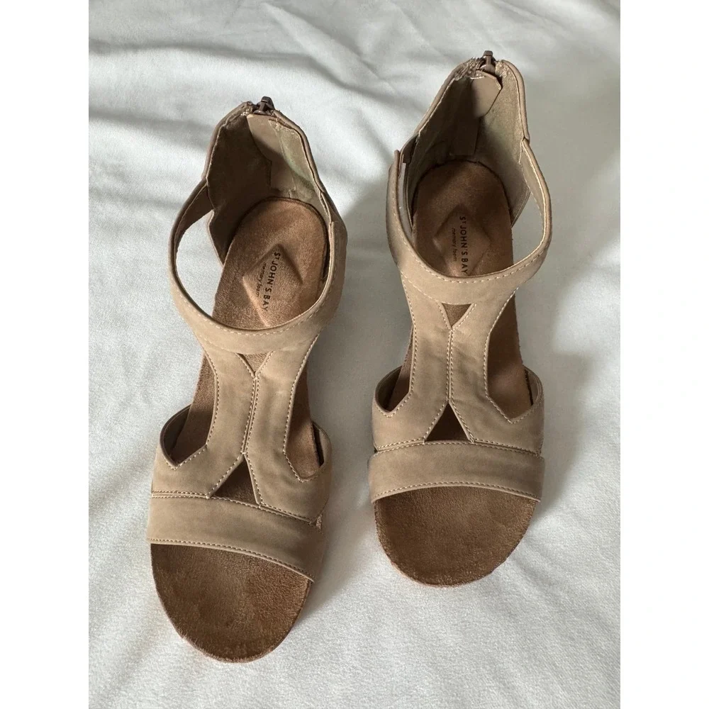 St. John's Bay Nude Suede Wedges Size 7.5, EUC